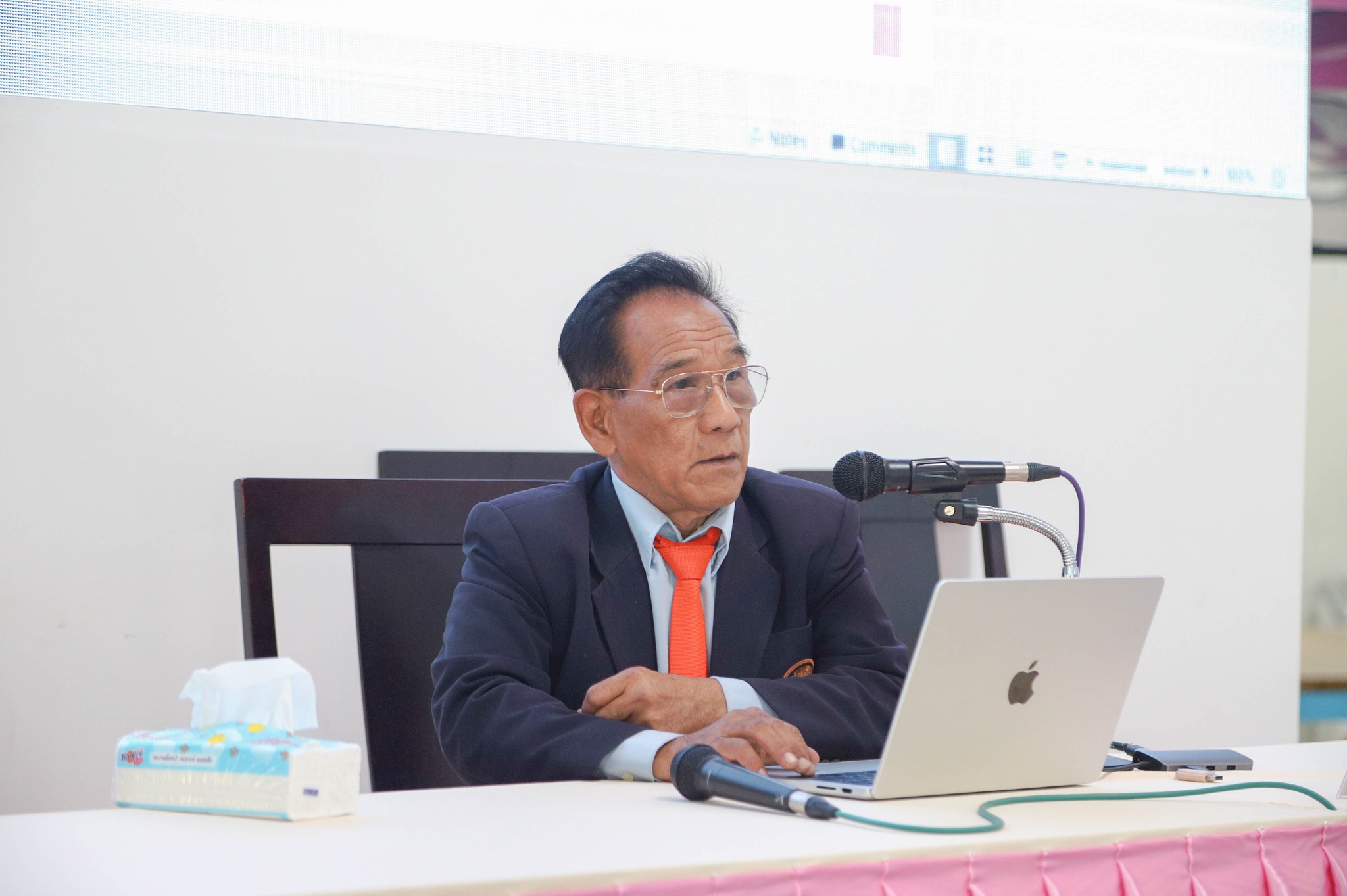 ชกิจกรรมการบรรยายเรื่อง “เทคนิคการทำเกษตรอินทรีย์ยุคใหม่ครบวงจร