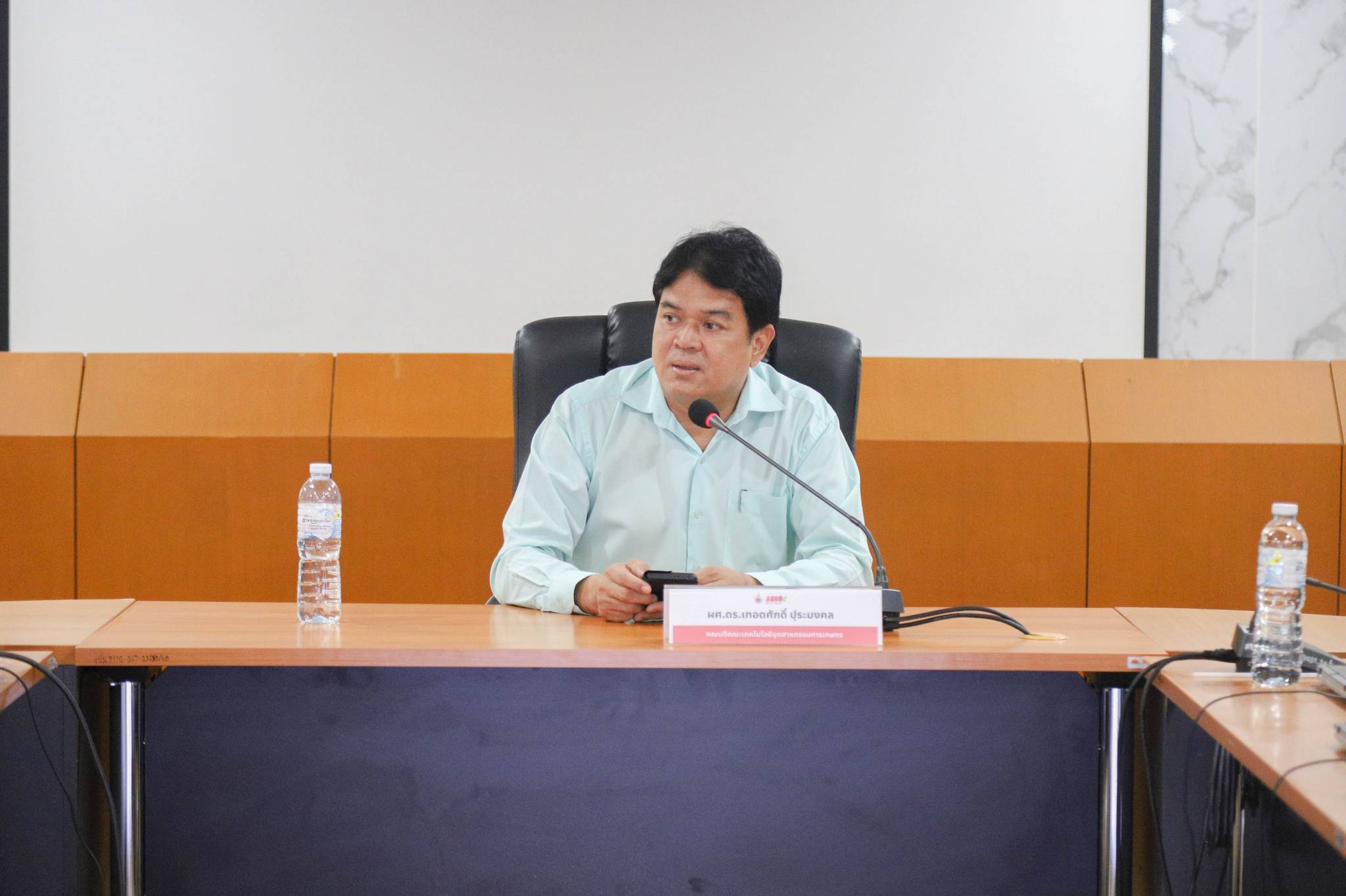 ประชุมชี้แจงแนวทางการดำเนินงานและรับฟังปัญหาต่าง ๆ พร้อมชี้แนวทางในการแก้ไข้ปัญหา ของงานฟาร์ม คณะเทคโนโลยีอุตสาหกรรมการเกษตร