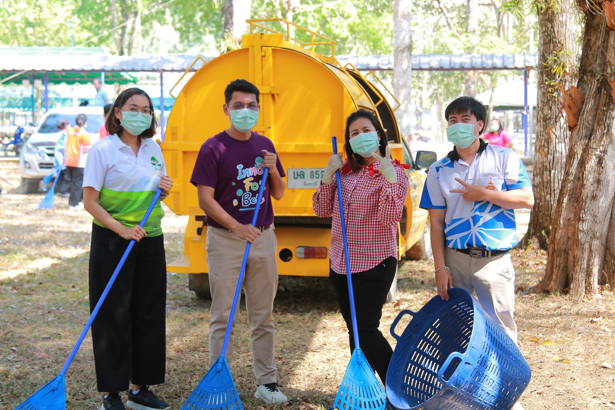 กิจกรรมจิตอาสาทำความสะอาดและจัดเตรียมสถานที่จัดงาน “ราชมงคลรักษ์เหลืองจันท์ วันดอกไม้บาน” ครั้งที่ 23