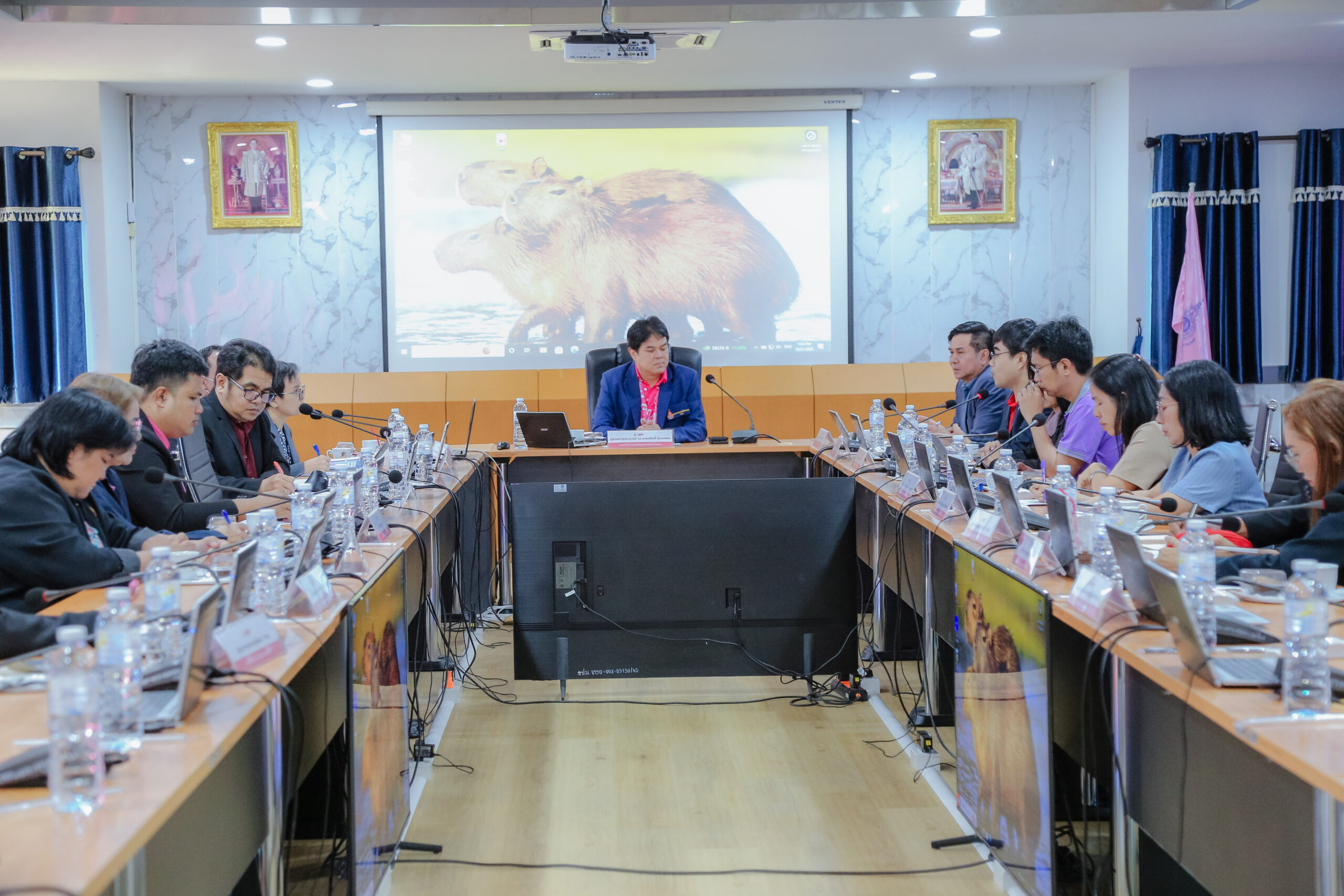 ประชุมคณะกรรมการดำเนินงานขับเคลื่อนหลักสูตรสำหรับนักศึกษาต่างประเทศ