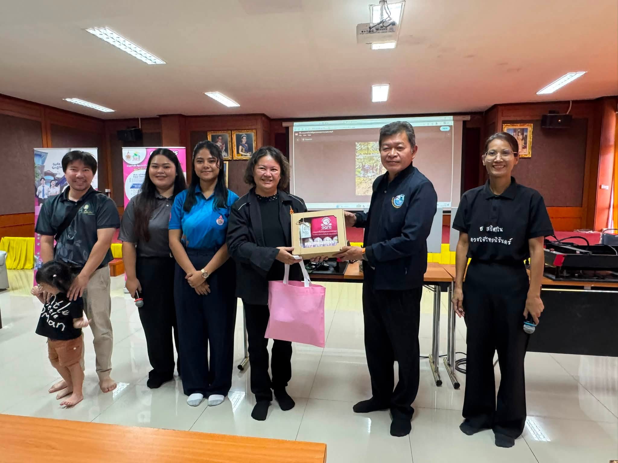 เข้าจัดกิจกรรมบริการวิชาการและประชาสัมพันธ์หลักสูตร ในหัวข้อเรื่อง “งานเครื่องแกะสลักเลเซอร์ในงานอุตสาหกรรม”