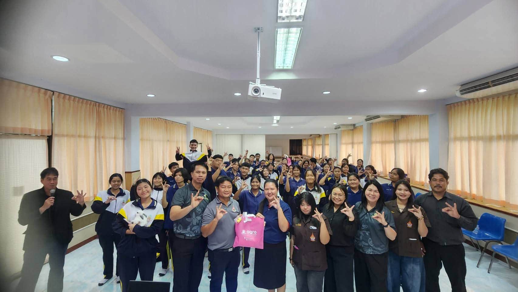 อยากเรียนรู้เรื่องสัตว์เศรษฐกิจแบบลึกซึ้ง พร้อมโอกาสเติบโตในอุตสาหกรรมปศุสัตว์ มาร่วมเป็นส่วนหนึ่งของครอบครัวเราได้ที่ สาขาวิชาเทคโนโลยีการผลิตสัตว์ มทร.ตะวันออก วิทยาเขตจันทบุรี