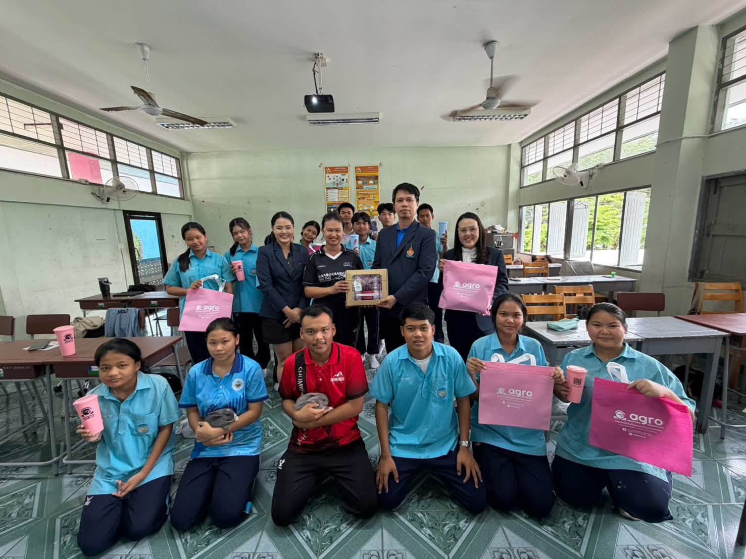 คณะเทคโนโลยีอุตสาหกรรมการเกษตร มทร.ตะวันออก วข.จันทบุรี ลุยแนะแนวการศึกษาต่อให้น้อง ๆ โรงเรียนชำฆ้อพิทยาคม จ.ระยอง