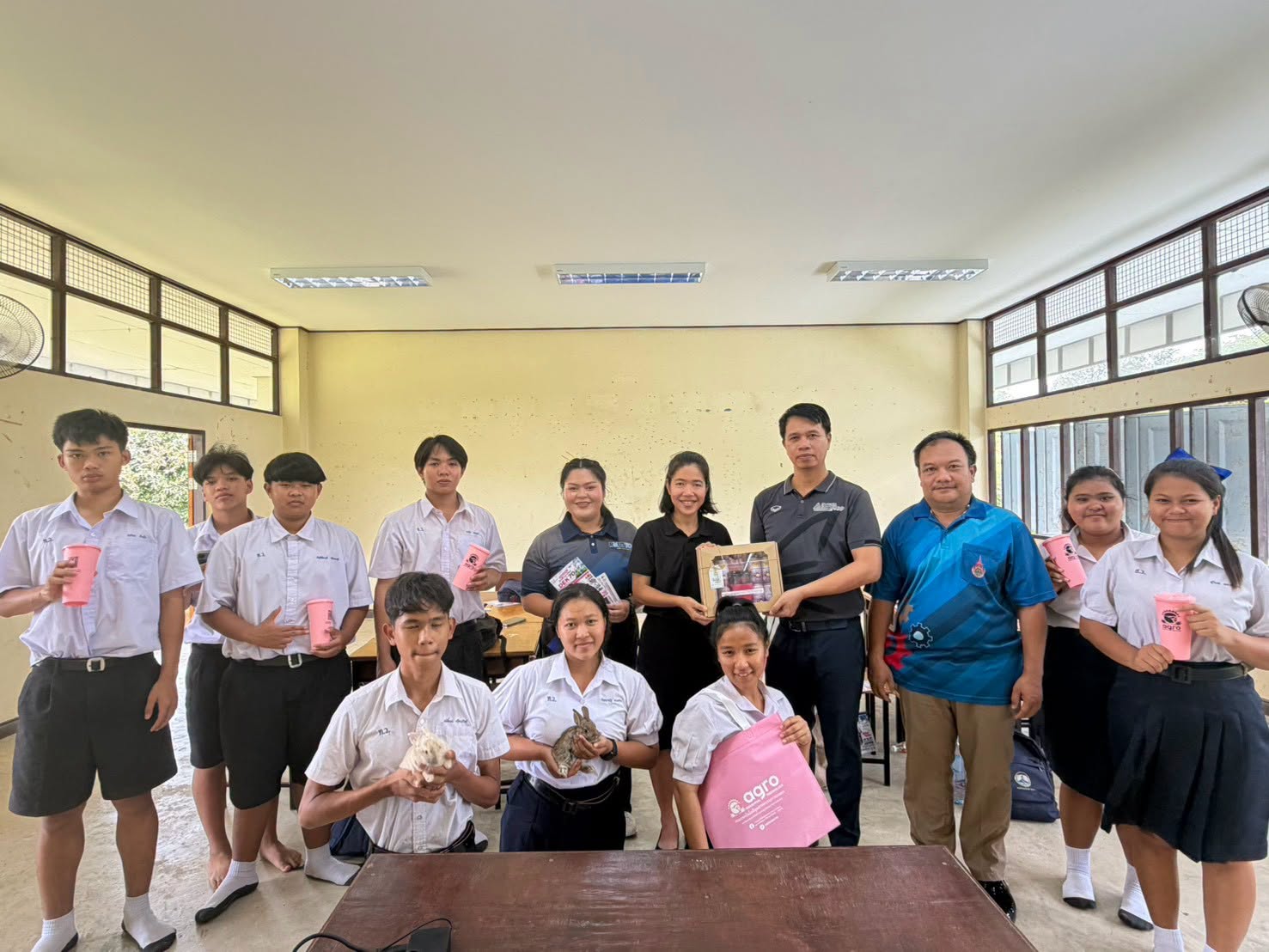 คณะเทคโนโลยีอุตสาหกรรมการเกษตร มทร.ตะวันออก วข.จันทบุรี ลุยแนะแนวการศึกษาต่อให้น้อง ๆ โรงเรียนทุ่งใหญ่วิทยา จ.จันทบุรี